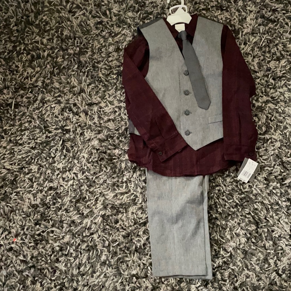 Van Heusen boys suit